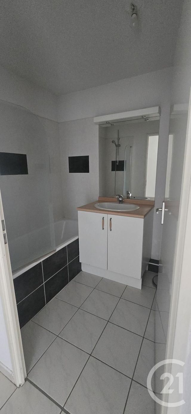 Appartement F2 à louer - 2 pièces - 45.36 m2 - RODEZ - 12 - MIDI-PYRENEES - Century 21 Foch Immobilier