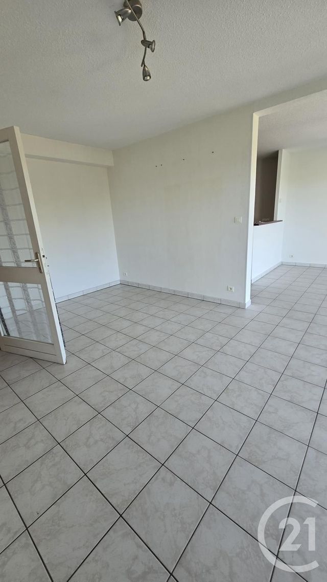 Appartement T2 à louer - 2 pièces - 51.0 m2 - RODEZ - 12 - MIDI-PYRENEES - Century 21 Foch Immobilier
