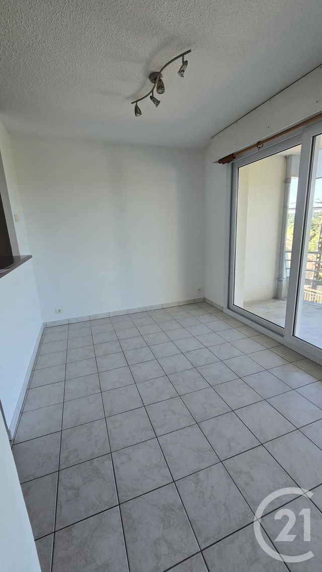 Appartement T2 à louer - 2 pièces - 51.0 m2 - RODEZ - 12 - MIDI-PYRENEES - Century 21 Foch Immobilier