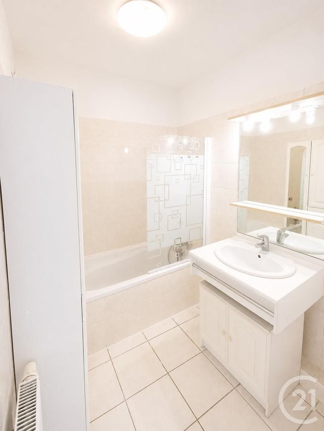 Appartement T3 à vendre - 3 pièces - 72.35 m2 - RODEZ - 12 - MIDI-PYRENEES - Century 21 Foch Immobilier