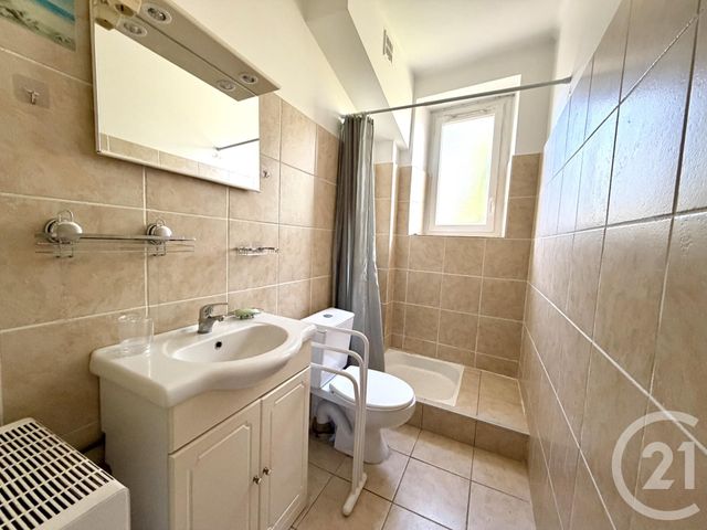 Appartement T2 à louer - 2 pièces - 42.72 m2 - RODEZ - 12 - MIDI-PYRENEES - Century 21 Foch Immobilier
