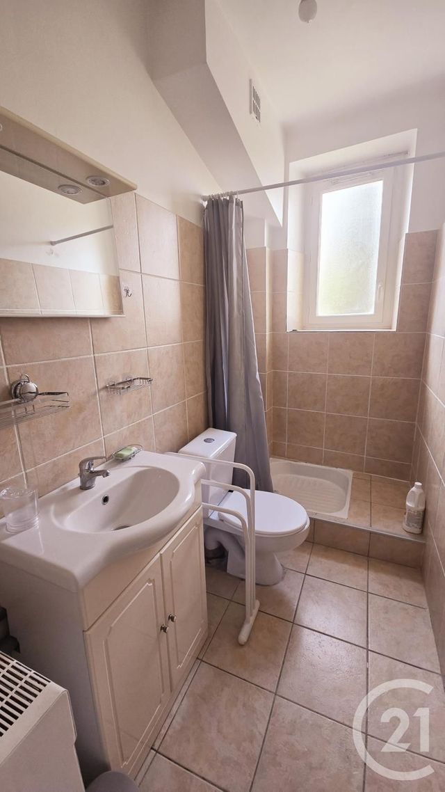 Appartement T2 à louer - 2 pièces - 42.72 m2 - RODEZ - 12 - MIDI-PYRENEES - Century 21 Foch Immobilier