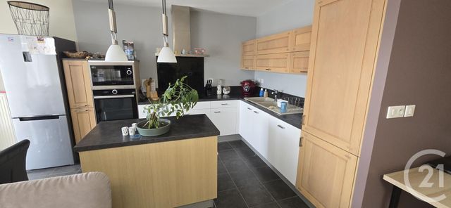 Appartement F3 à louer - 3 pièces - 70.3 m2 - SEBAZAC CONCOURES - 12 - MIDI-PYRENEES - Century 21 Foch Immobilier