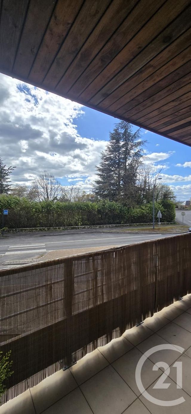 Appartement F3 à louer - 3 pièces - 70.3 m2 - SEBAZAC CONCOURES - 12 - MIDI-PYRENEES - Century 21 Foch Immobilier