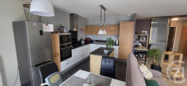 Appartement F3 à louer - 3 pièces - 70.3 m2 - SEBAZAC CONCOURES - 12 - MIDI-PYRENEES - Century 21 Foch Immobilier
