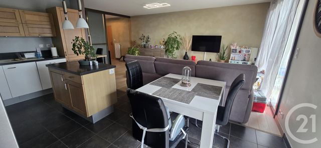 Appartement F3 à louer - 3 pièces - 70.3 m2 - SEBAZAC CONCOURES - 12 - MIDI-PYRENEES - Century 21 Foch Immobilier