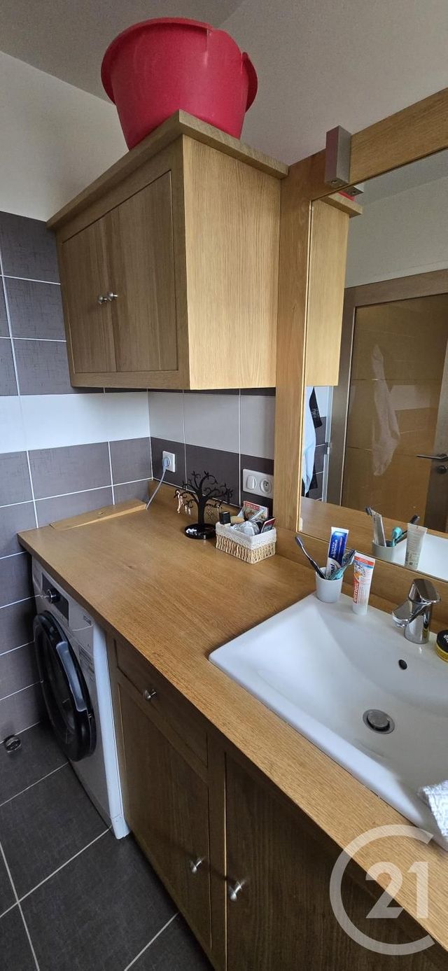 Appartement F3 à louer - 3 pièces - 70.3 m2 - SEBAZAC CONCOURES - 12 - MIDI-PYRENEES - Century 21 Foch Immobilier