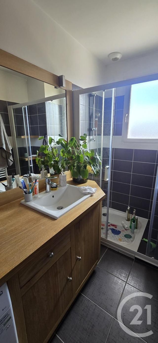 Appartement F3 à louer - 3 pièces - 70.3 m2 - SEBAZAC CONCOURES - 12 - MIDI-PYRENEES - Century 21 Foch Immobilier