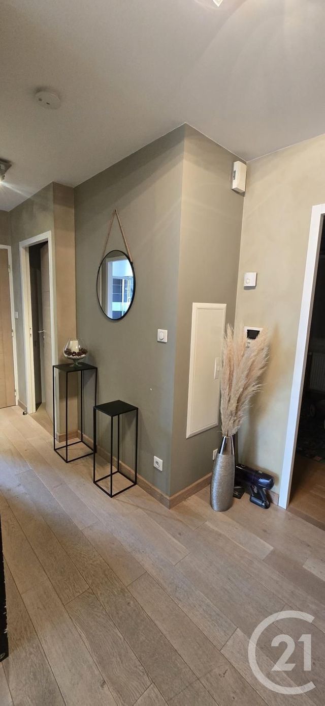 Appartement F3 à louer - 3 pièces - 70.3 m2 - SEBAZAC CONCOURES - 12 - MIDI-PYRENEES - Century 21 Foch Immobilier
