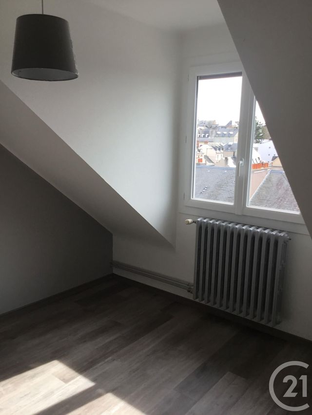 Appartement à louer - 2 pièces - 28.37 m2 - RODEZ - 12 - MIDI-PYRENEES - Century 21 Foch Immobilier