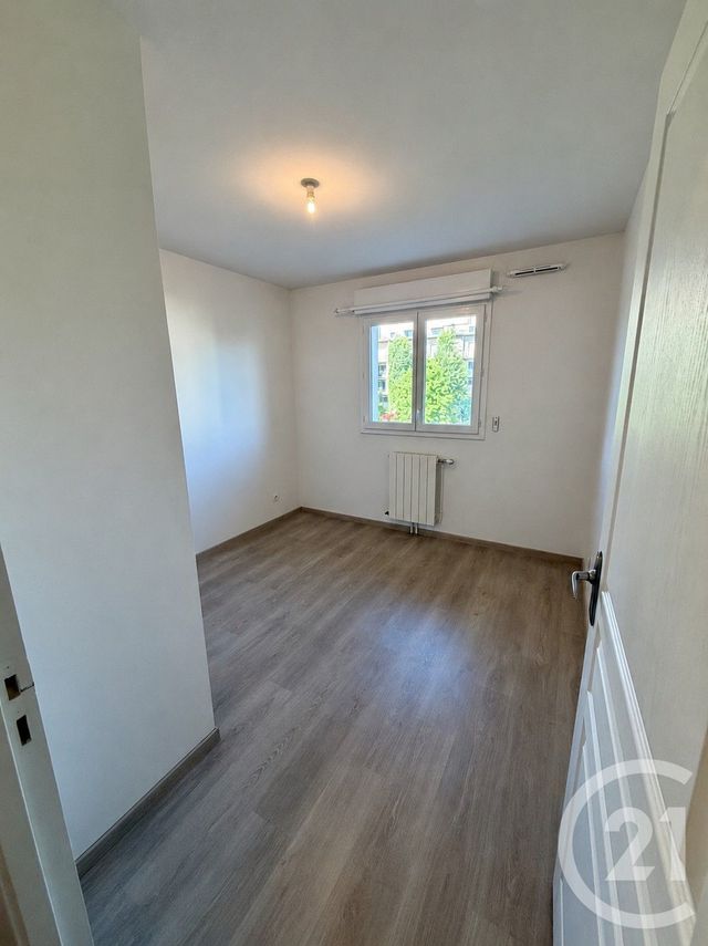 Appartement T3 à vendre - 3 pièces - 63.79 m2 - RODEZ - 12 - MIDI-PYRENEES - Century 21 Foch Immobilier
