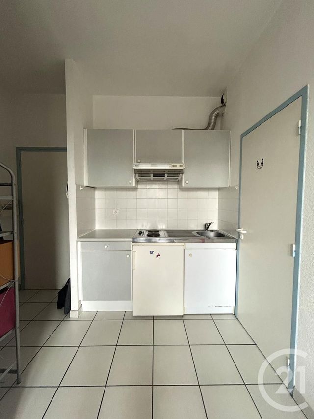 Appartement Studio à louer - 1 pièce - 15.0 m2 - RODEZ - 12 - MIDI-PYRENEES - Century 21 Foch Immobilier
