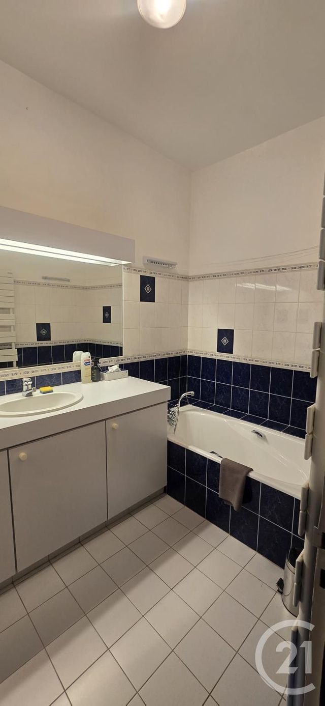 Appartement F3 à louer - 3 pièces - 85.0 m2 - RODEZ - 12 - MIDI-PYRENEES - Century 21 Foch Immobilier