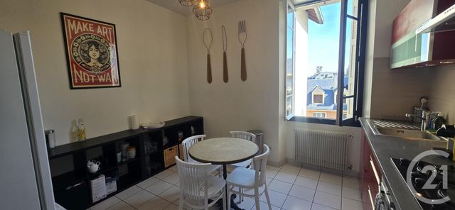 Appartement F3 à louer - 3 pièces - 85.0 m2 - RODEZ - 12 - MIDI-PYRENEES - Century 21 Foch Immobilier