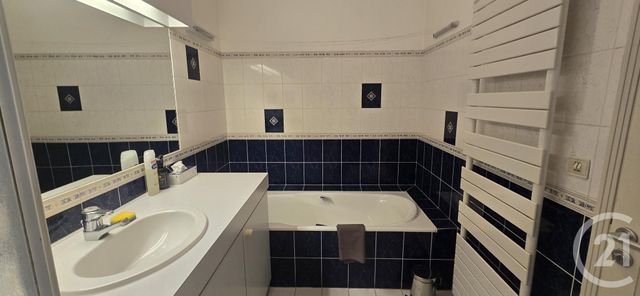 Appartement F3 à louer - 3 pièces - 85.0 m2 - RODEZ - 12 - MIDI-PYRENEES - Century 21 Foch Immobilier