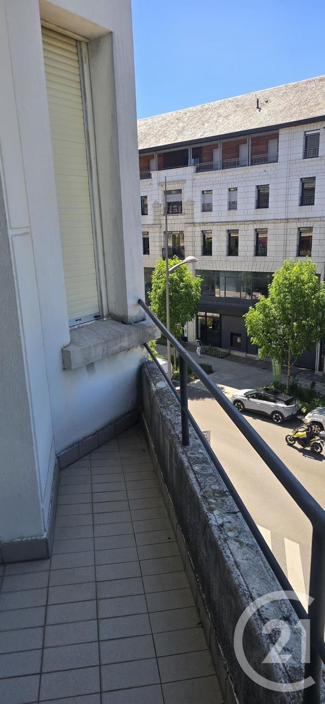 Appartement F3 à louer - 3 pièces - 85.0 m2 - RODEZ - 12 - MIDI-PYRENEES - Century 21 Foch Immobilier