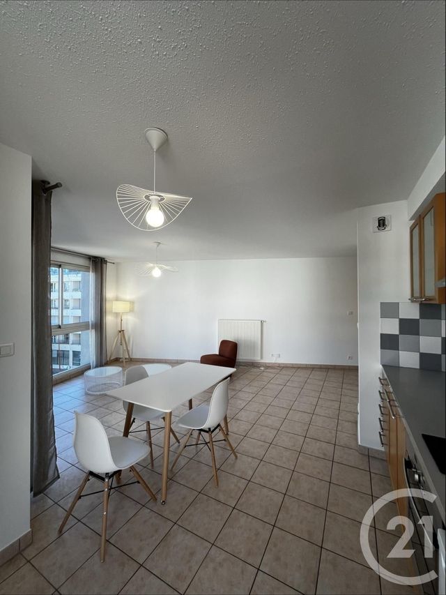Appartement F2 à louer - 2 pièces - 51.57 m2 - RODEZ - 12 - MIDI-PYRENEES - Century 21 Foch Immobilier
