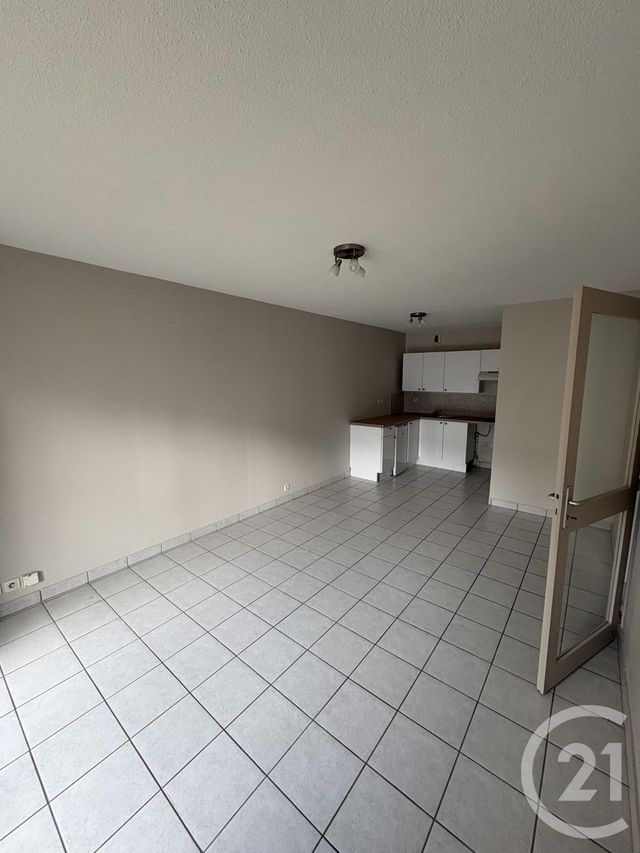Appartement F2 à louer - 2 pièces - 38.0 m2 - RODEZ - 12 - MIDI-PYRENEES - Century 21 Foch Immobilier