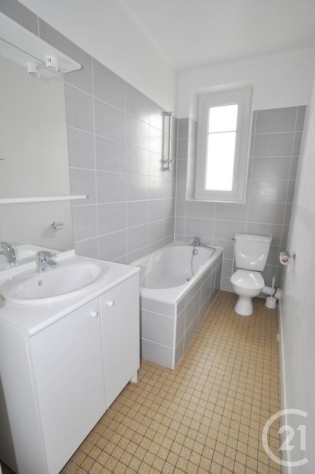 Appartement F2 à louer - 2 pièces - 40.87 m2 - RODEZ - 12 - MIDI-PYRENEES - Century 21 Foch Immobilier