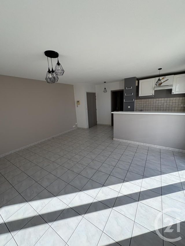 Appartement F3 à louer - 3 pièces - 54.0 m2 - RODEZ - 12 - MIDI-PYRENEES - Century 21 Foch Immobilier