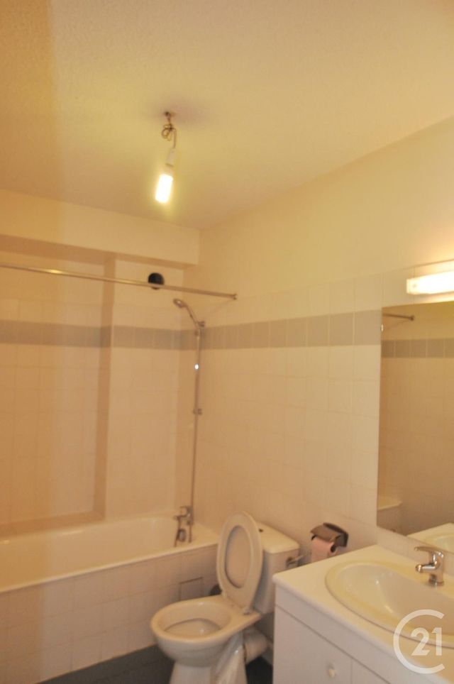 Appartement F2 à louer - 2 pièces - 45.0 m2 - BOZOULS - 12 - MIDI-PYRENEES - Century 21 Foch Immobilier