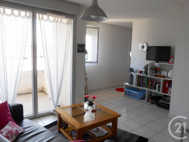 Appartement F1 bis à louer - 2 pièces - 30.71 m2 - RODEZ - 12 - MIDI-PYRENEES - Century 21 Foch Immobilier