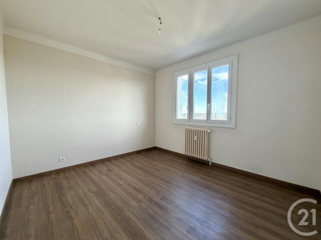 Appartement F3 à louer - 3 pièces - 59.27 m2 - RODEZ - 12 - MIDI-PYRENEES - Century 21 Foch Immobilier
