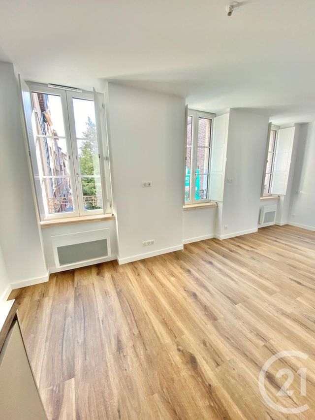 Appartement Duplex à louer - 2 pièces - 30.0 m2 - RODEZ - 12 - MIDI-PYRENEES - Century 21 Foch Immobilier