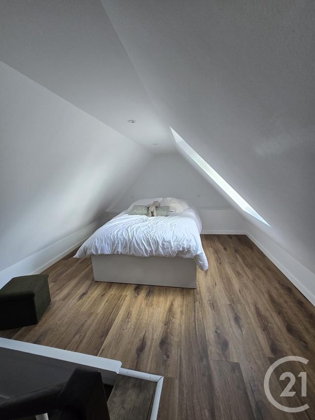 Appartement Duplex à louer - 2 pièces - 30.0 m2 - RODEZ - 12 - MIDI-PYRENEES - Century 21 Foch Immobilier