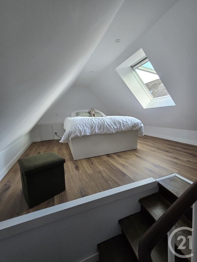 Appartement Duplex à louer - 2 pièces - 30.0 m2 - RODEZ - 12 - MIDI-PYRENEES - Century 21 Foch Immobilier
