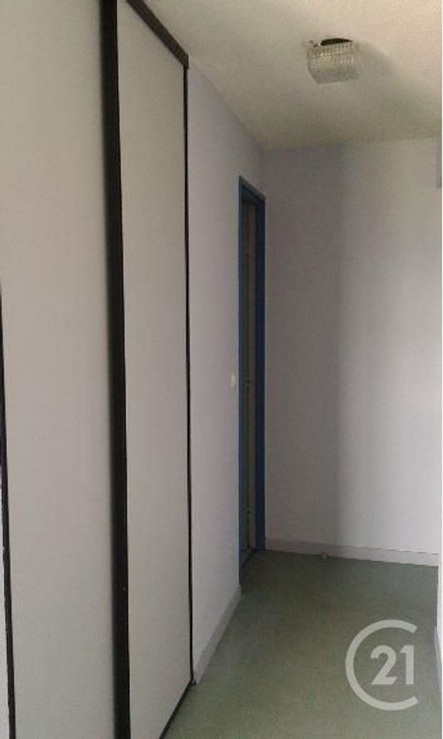 Appartement Studio à louer - 1 pièce - 21.0 m2 - RODEZ - 12 - MIDI-PYRENEES - Century 21 Foch Immobilier
