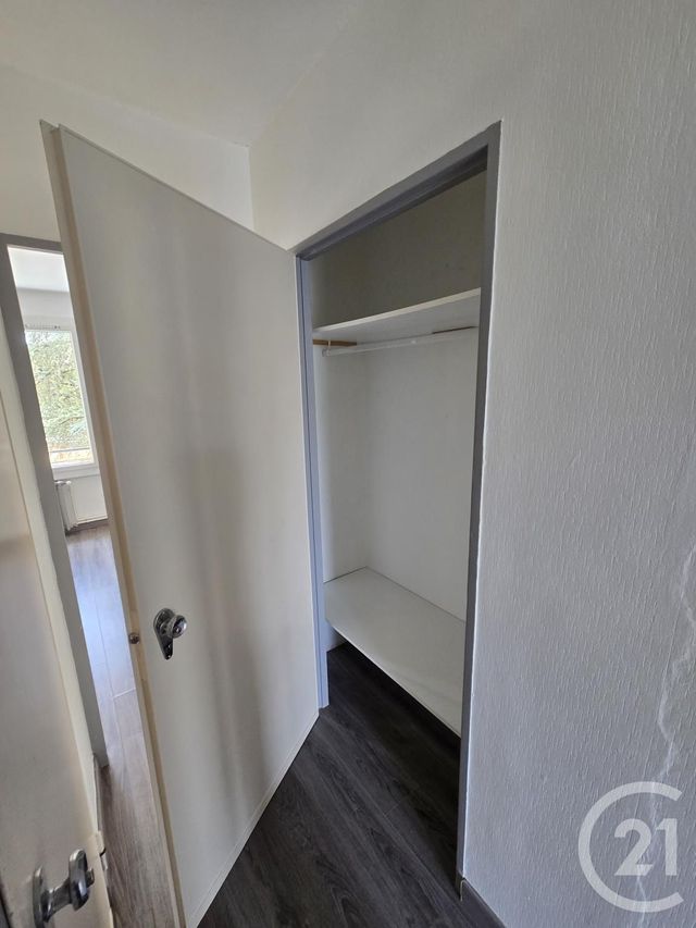 Appartement F4 à louer - 4 pièces - 67.59 m2 - RODEZ - 12 - MIDI-PYRENEES - Century 21 Foch Immobilier