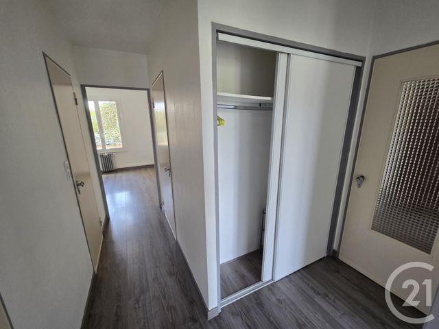 Appartement F4 à louer - 4 pièces - 67.59 m2 - RODEZ - 12 - MIDI-PYRENEES - Century 21 Foch Immobilier