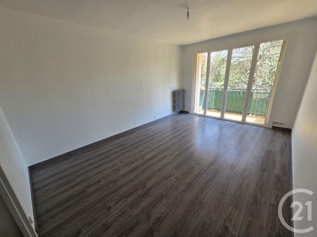Appartement F4 à louer - 4 pièces - 67.59 m2 - RODEZ - 12 - MIDI-PYRENEES - Century 21 Foch Immobilier