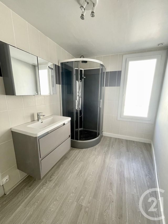 Appartement T2 à louer - 3 pièces - 76.0 m2 - RODEZ - 12 - MIDI-PYRENEES - Century 21 Foch Immobilier