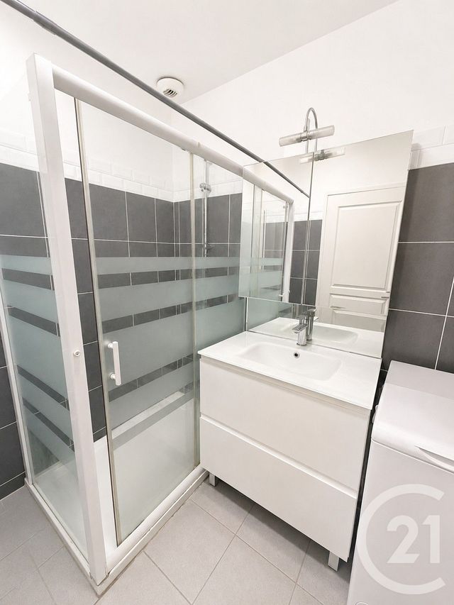 Appartement T2 à vendre - 2 pièces - 48.87 m2 - ST CHRISTOPHE VALLON - 12 - MIDI-PYRENEES - Century 21 Foch Immobilier