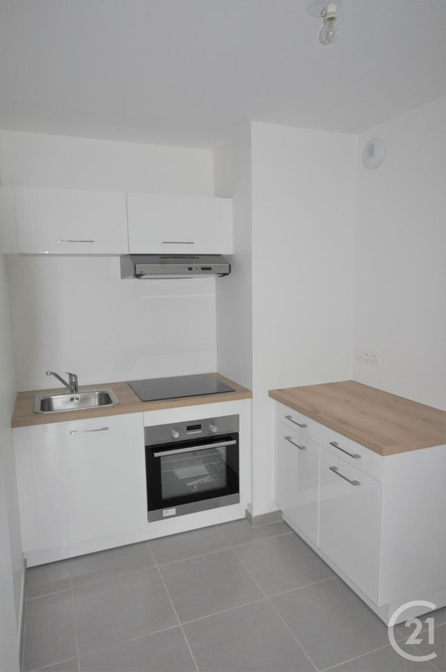 Appartement F1 bis à louer - 2 pièces - 36.64 m2 - RODEZ - 12 - MIDI-PYRENEES - Century 21 Foch Immobilier
