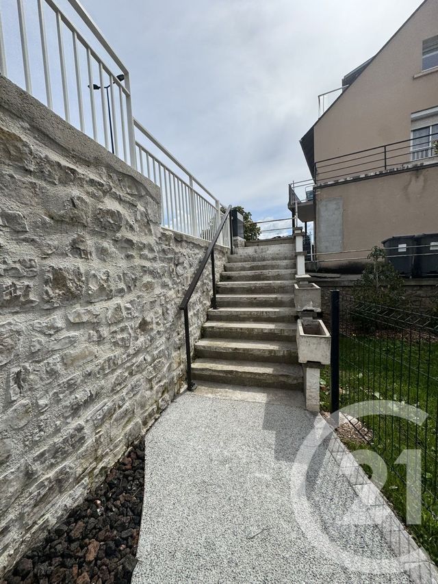 Appartement T4 à louer - 4 pièces - 97.69 m2 - RODEZ - 12 - MIDI-PYRENEES - Century 21 Foch Immobilier