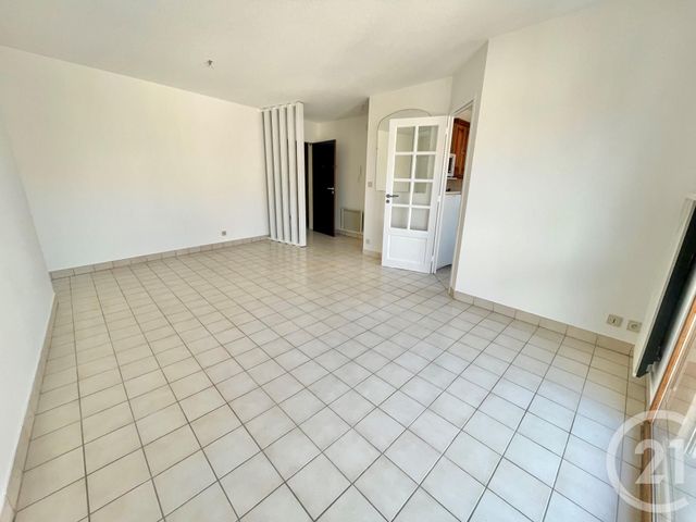 Appartement T2 à louer - 2 pièces - 47.12 m2 - RODEZ - 12 - MIDI-PYRENEES - Century 21 Foch Immobilier