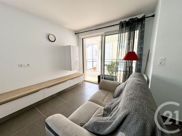 Appartement T3 à louer - 3 pièces - 61.73 m2 - RODEZ - 12 - MIDI-PYRENEES - Century 21 Foch Immobilier