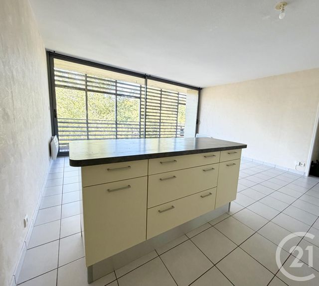 Appartement F3 à louer - 3 pièces - 62.25 m2 - RODEZ - 12 - MIDI-PYRENEES - Century 21 Foch Immobilier