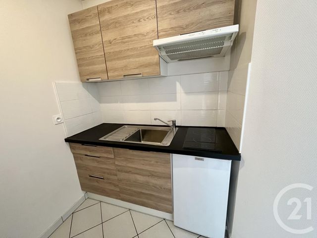 Appartement F1 bis à louer - 2 pièces - 36.0 m2 - RODEZ - 12 - MIDI-PYRENEES - Century 21 Foch Immobilier