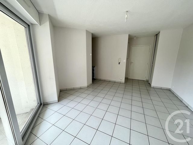 Appartement F1 bis à louer - 2 pièces - 36.0 m2 - RODEZ - 12 - MIDI-PYRENEES - Century 21 Foch Immobilier