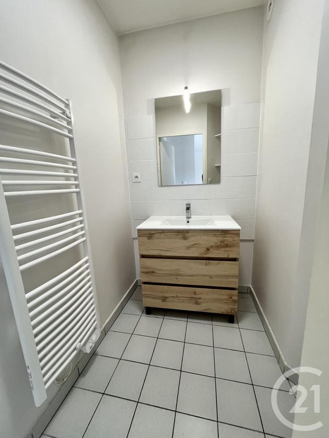 Appartement F1 bis à louer - 2 pièces - 36.0 m2 - RODEZ - 12 - MIDI-PYRENEES - Century 21 Foch Immobilier