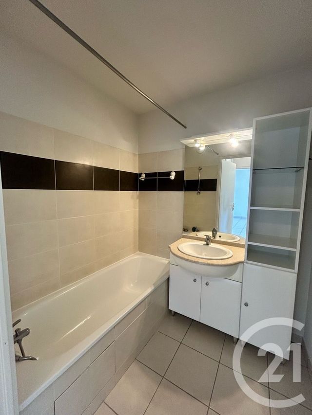 Appartement T2 à vendre - 2 pièces - 42.71 m2 - ONET LE CHATEAU - 12 - MIDI-PYRENEES - Century 21 Foch Immobilier