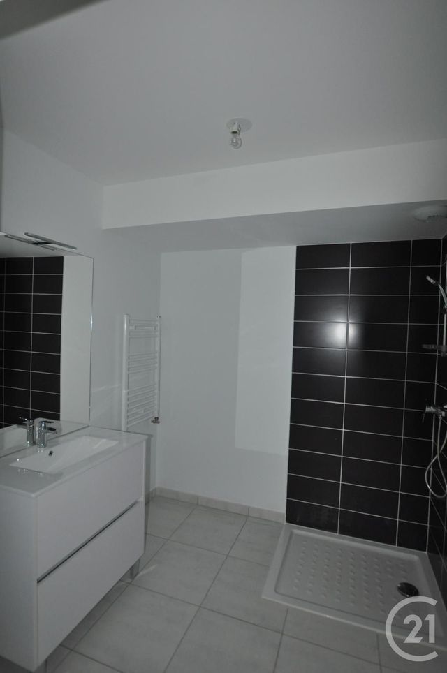 Appartement F3 à louer - 3 pièces - 69.72 m2 - RODEZ - 12 - MIDI-PYRENEES - Century 21 Foch Immobilier