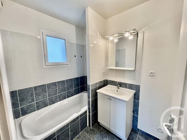 Appartement F2 à louer - 2 pièces - 49.0 m2 - BOZOULS - 12 - MIDI-PYRENEES - Century 21 Foch Immobilier