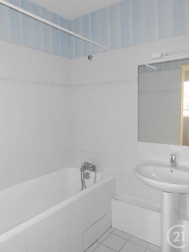 Appartement F2 à louer - 2 pièces - 42.75 m2 - RODEZ - 12 - MIDI-PYRENEES - Century 21 Foch Immobilier
