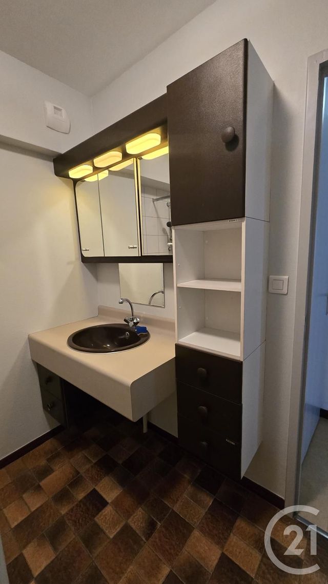 Appartement T2 à louer - 2 pièces - 41.27 m2 - RODEZ - 12 - MIDI-PYRENEES - Century 21 Foch Immobilier