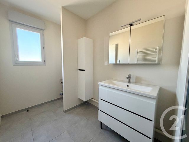 Appartement F2 à louer - 2 pièces - 46.55 m2 - LUC LA PRIMAUBE - 12 - MIDI-PYRENEES - Century 21 Foch Immobilier